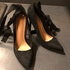 ShoeDazzle brand black heels with ankle ribbon